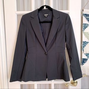 DKNY fitted blazer/suit - like new - 4